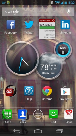 The DROID RAZR HD's "self-portrait-by-screenshot"